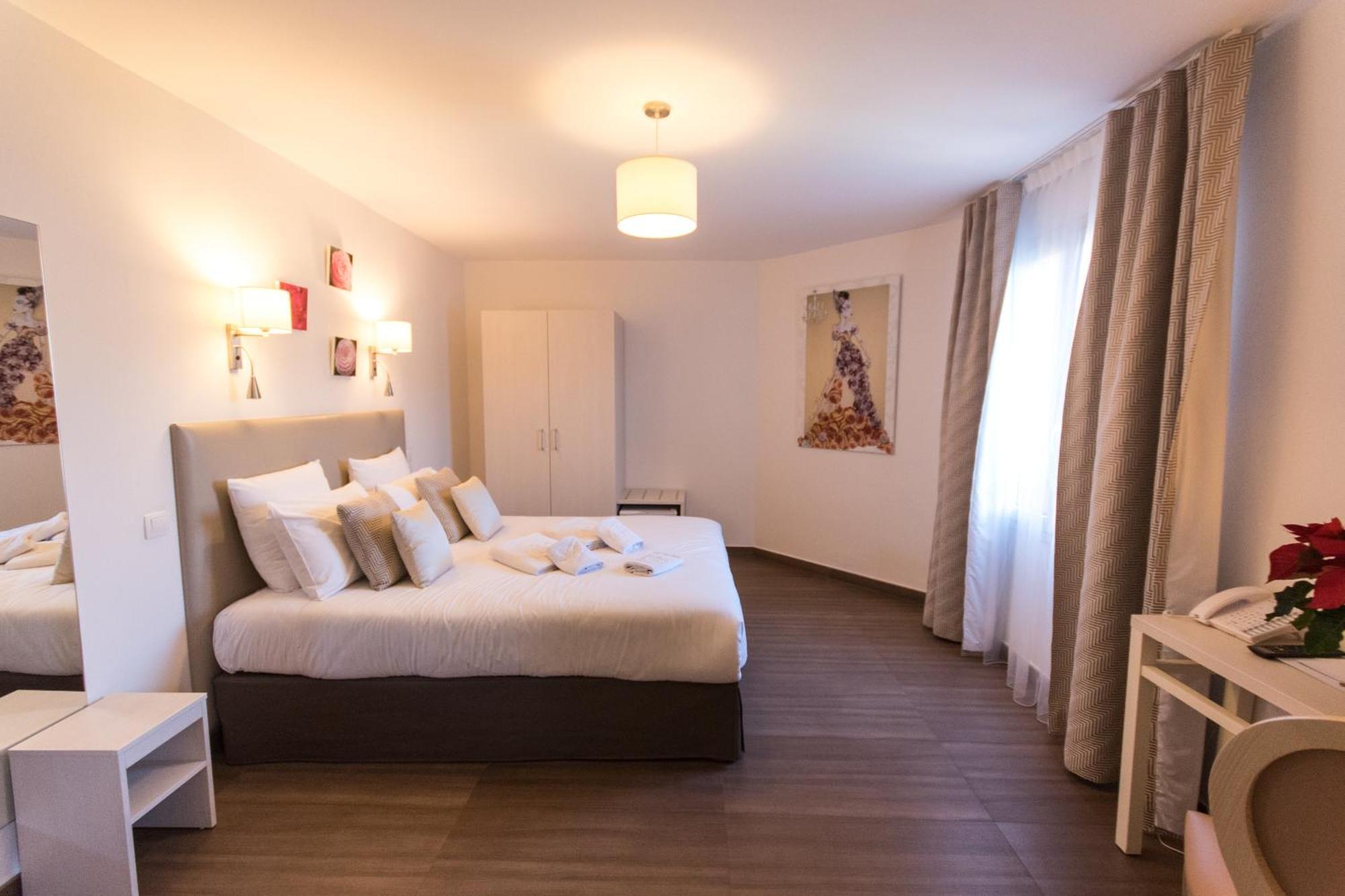 Hotel Casabella Cannes Mouans Sartoux Exterior photo